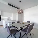 Higueron West By Gms *